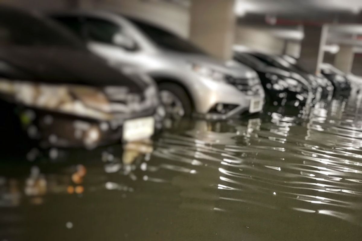 Langkah Pertama Merawat Mobil Terendam Banjir